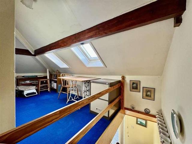 House for sale in Huddersfield, Longley