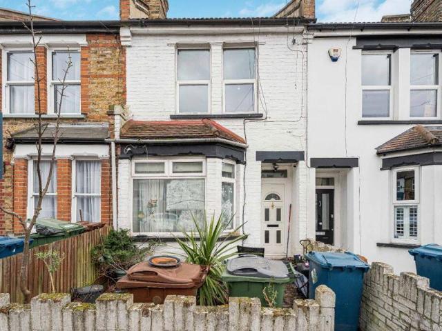 House for sale in Lane, Greater London