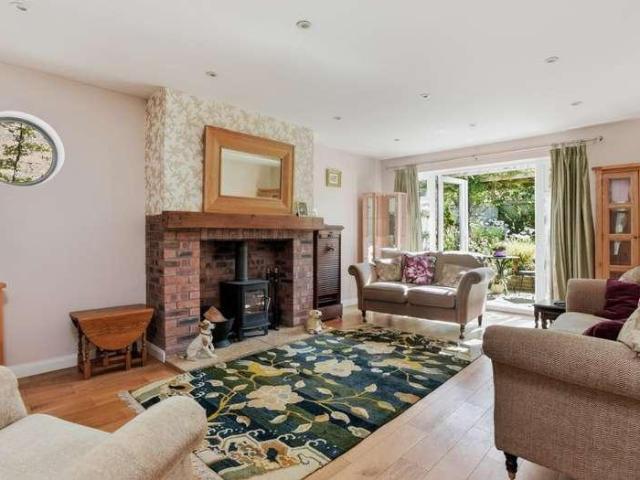 House for sale in Alderminster, Warwickshire