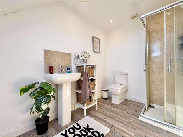 House for sale in Queensbury, West Yorkshire