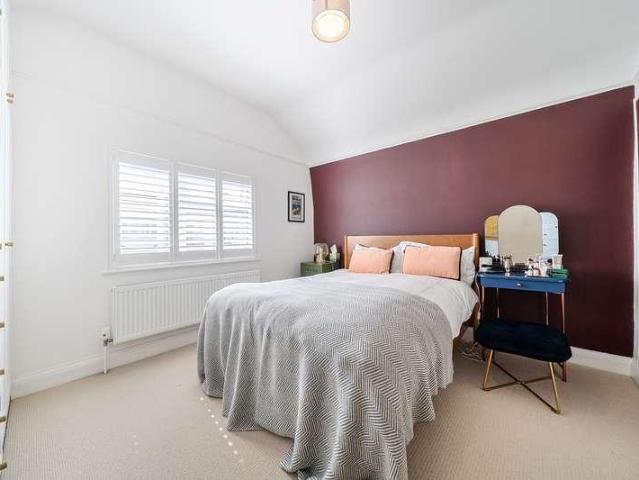 House for sale in Tolworth, Greater London