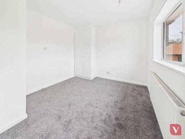 House for sale in Farley Hill, Luton
