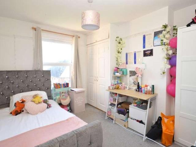 House for sale in Folkestone, Cheriton