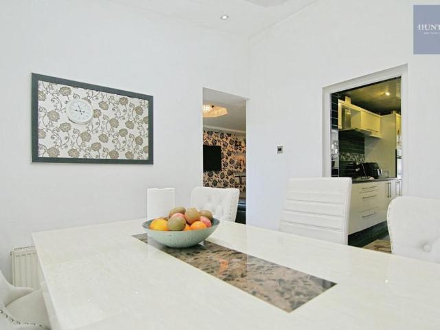 House for sale in Farsley, West Yorkshire