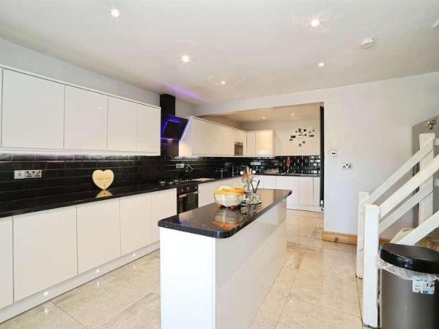 House for sale in Tonyrefail