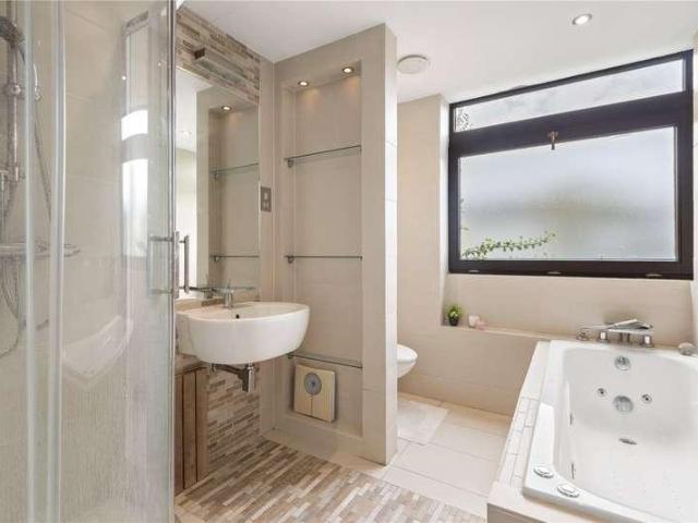 House for sale in Balham, Greater London