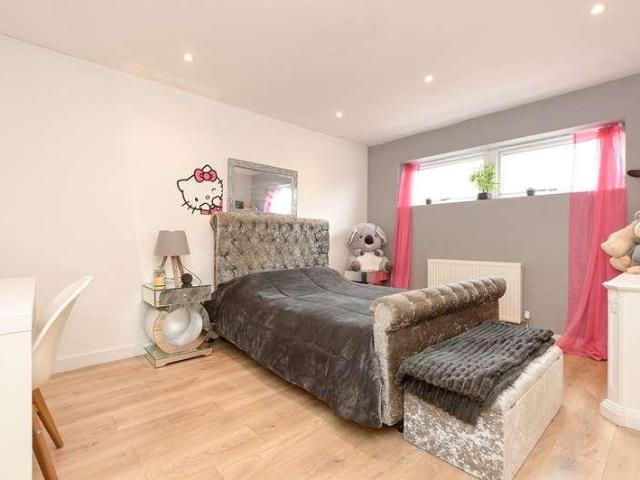 House for sale in Red Hill, Surrey
