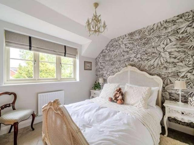 House for sale in Pachesham Park, Surrey