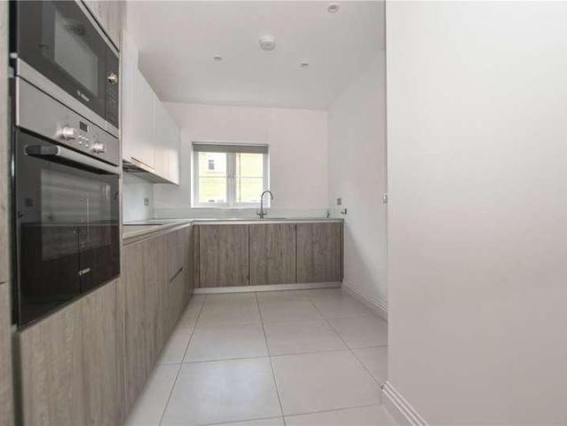House for sale in Emmbrook, Wokingham