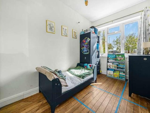House for sale in Shepperton, Spelthorne
