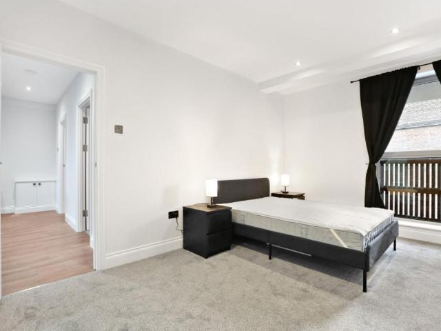House for sale in Walworth, Greater London