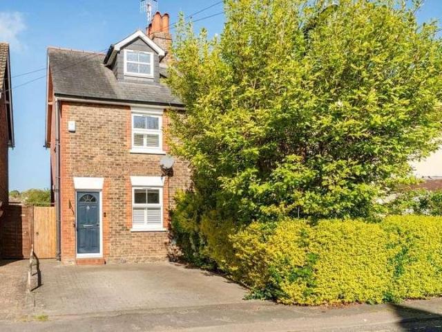 House for sale in Hillview, Surrey
