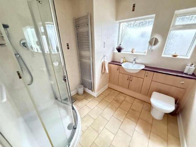 House for sale in Shirley, West Midlands