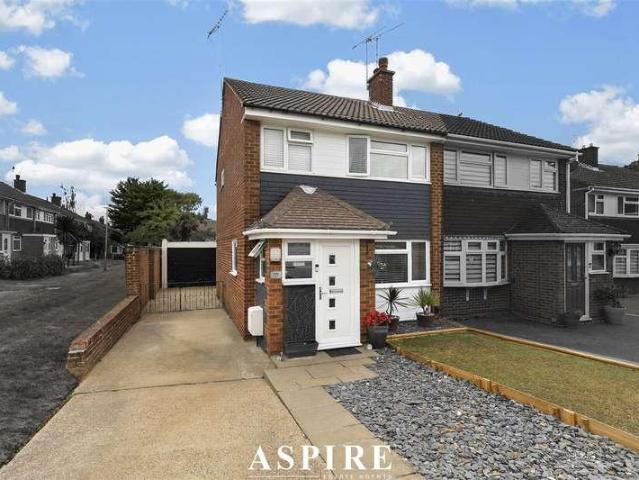 House for sale in Thundersley, Essex