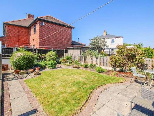 House for sale in Wakefield, Outwood