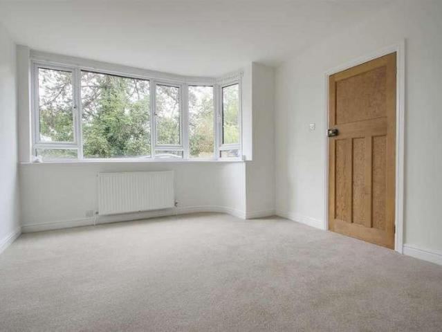 House for sale in Bourne End, Pouchen End