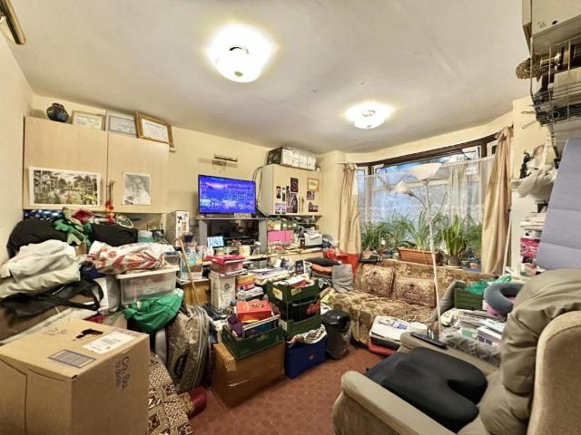 House for sale in Yeading, Greater London