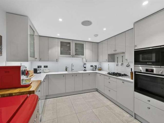 House for sale in North End, Greater London