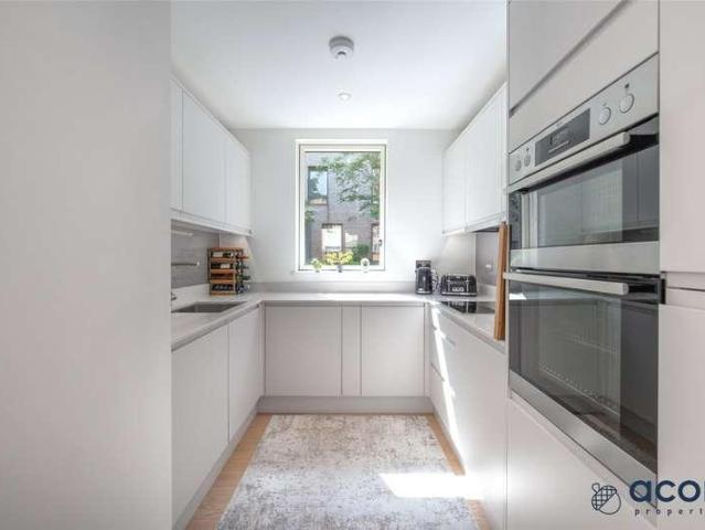 House for sale in Kingsbury, Greater London