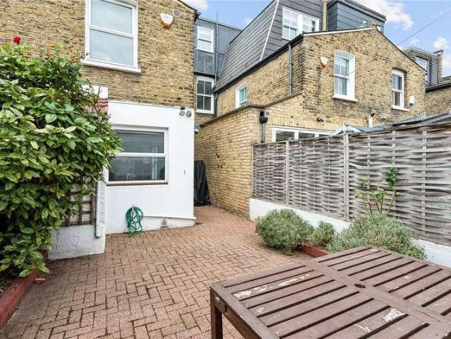 House for sale in Upper Tooting, Greater London