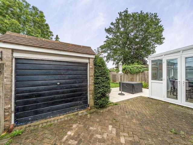 House for sale in Meath Green, Reigate and Banstead