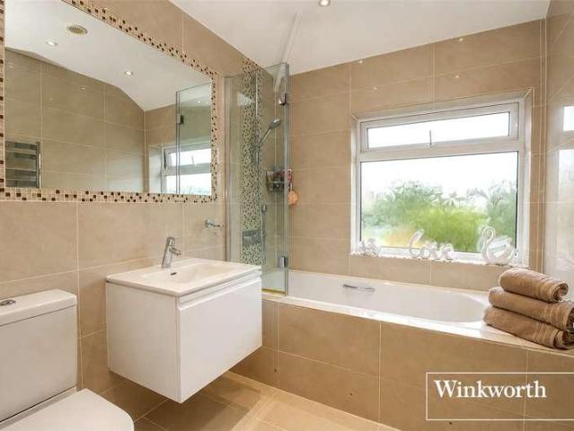 House for sale in Elstree and Borehamwood, Borehamwood