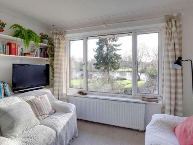 Flat for sale in Newtown, Reading