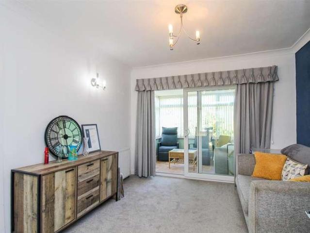 House for sale in Wrenthorpe, West Yorkshire