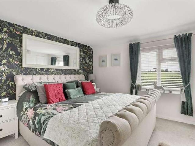 House for sale in Ivy Chimneys, Epping