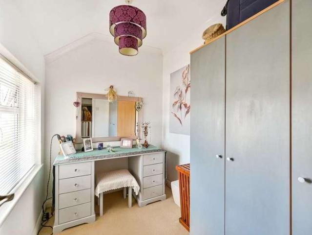 House for sale in New Malden, Motspur Park