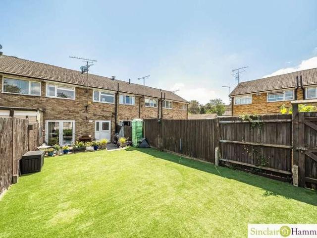 House for sale in The Butts, Kent