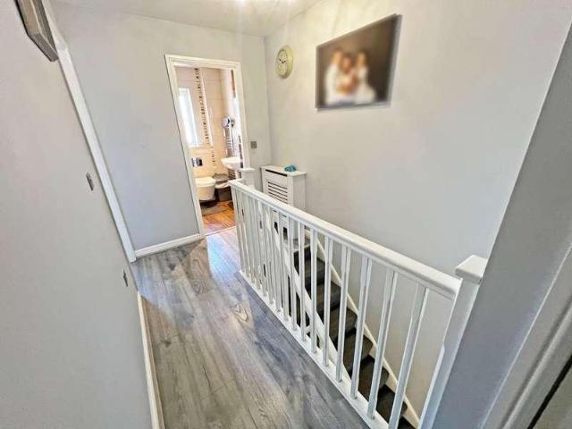 House for sale in Hamilton, Old Wharf