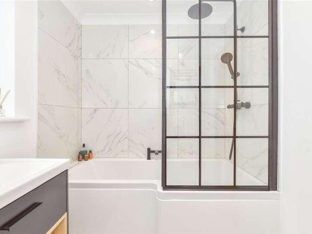 House for sale in Arundel, Clapham