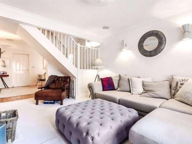 House for sale in Crowthorne