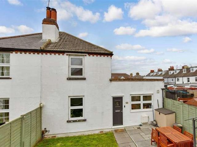 House for sale in Pachesham Park, Surrey