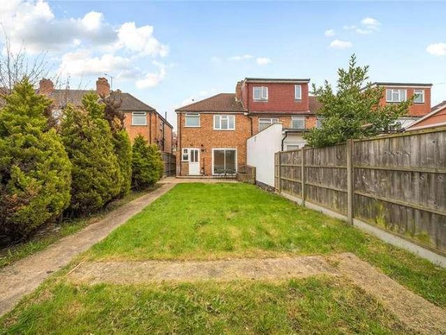 House for sale in London Borough of Ealing, Perivale