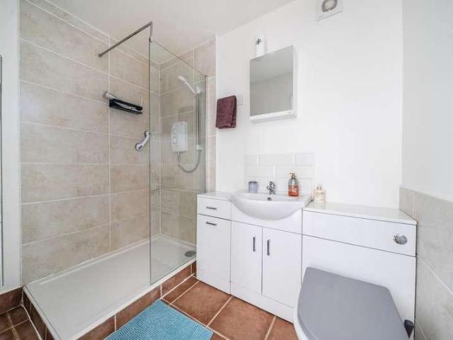 House for sale in Ashmore Green, Cold Ash