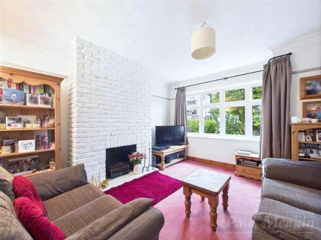 House for sale in South Croydon, Selsdon