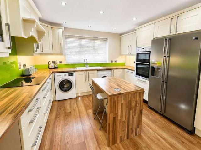 House for sale in Pilgrims' Hatch, Navestock Side