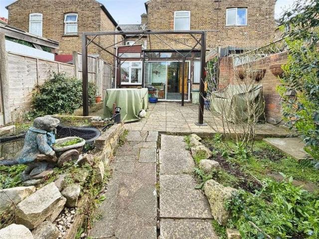 House for sale in Yiewsley, Greater London