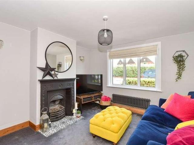 House for sale in The Butts, Kent