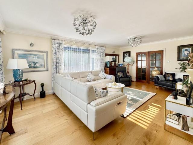 House for sale in Talbot Woods, Bournemouth