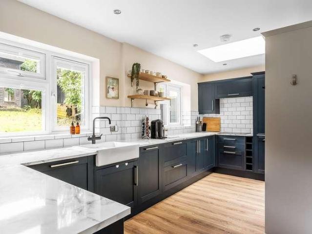 House for sale in Broadwater Down, Sandown Park