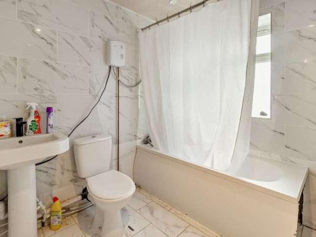 House for sale in Dagenham, Greater London
