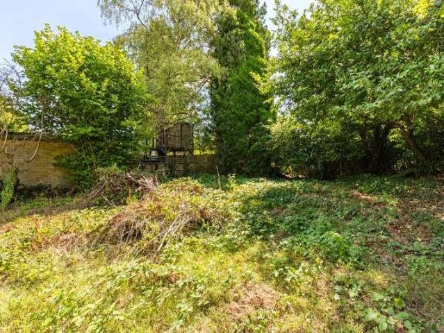 House for sale in Fole, Surrey