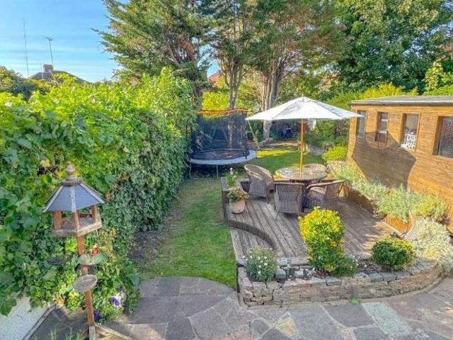 House for sale in Mill Hill, Greater London