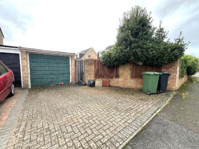 House for sale in Oakley, Merley