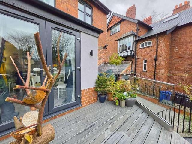 House for sale in Pogmoor, South Yorkshire
