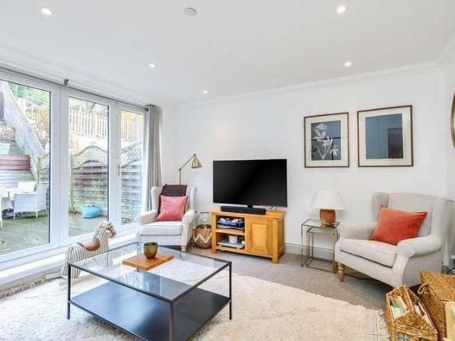 House for sale in Busbridge, Fole