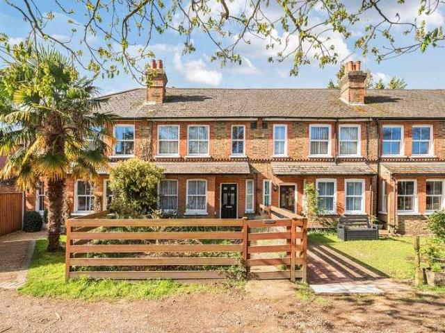House for sale in Pachesham Park, Surrey